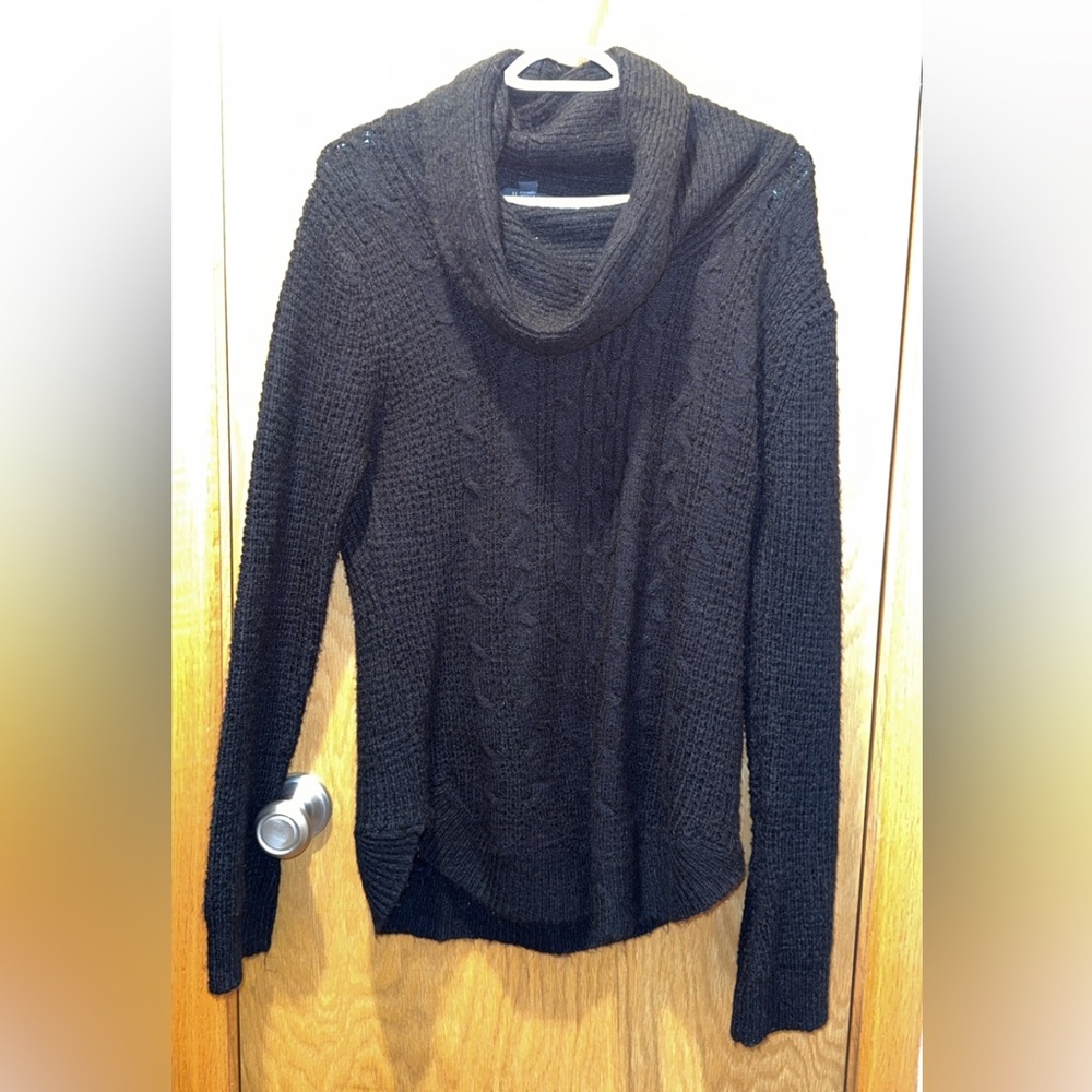 Women’s Cable Knit Sweater